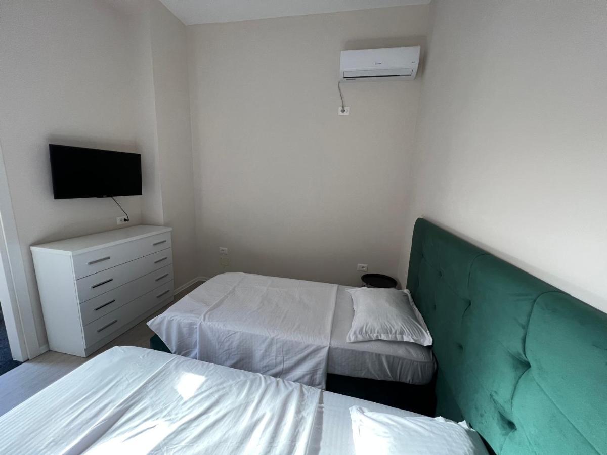 Hq Apartment In Center 地拉那 外观 照片