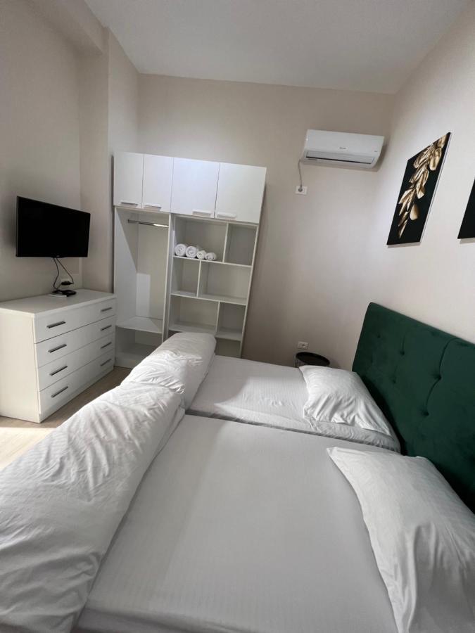 Hq Apartment In Center 地拉那 外观 照片